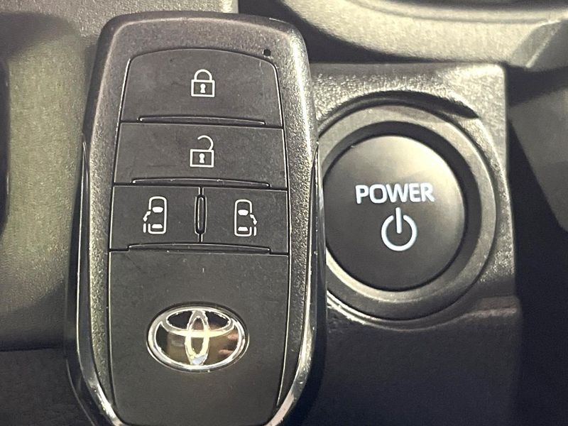 2025 Toyota Sienta 6AA-MXPL10G (UW-6a5c413c36d54)[8]