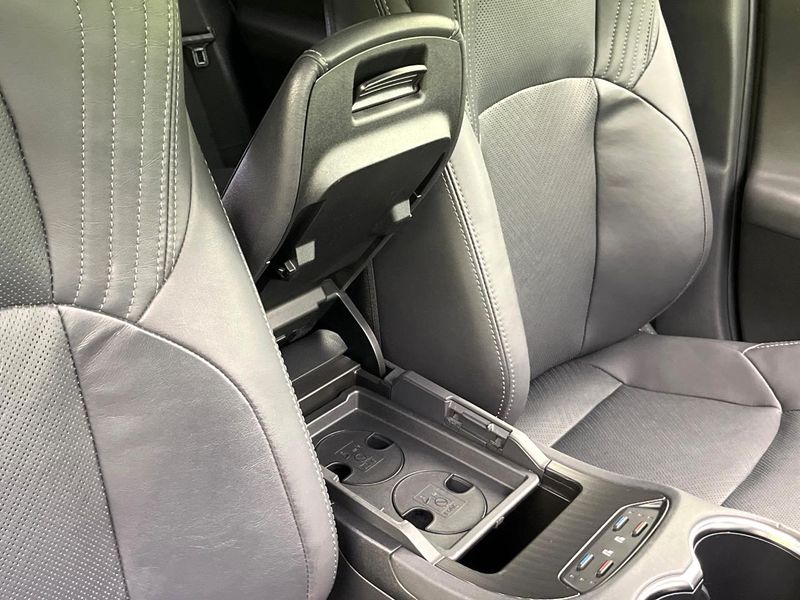 2021 Toyota Harrier 6BA-MXUA80 (UW-6a5c41456af0e)[26]
