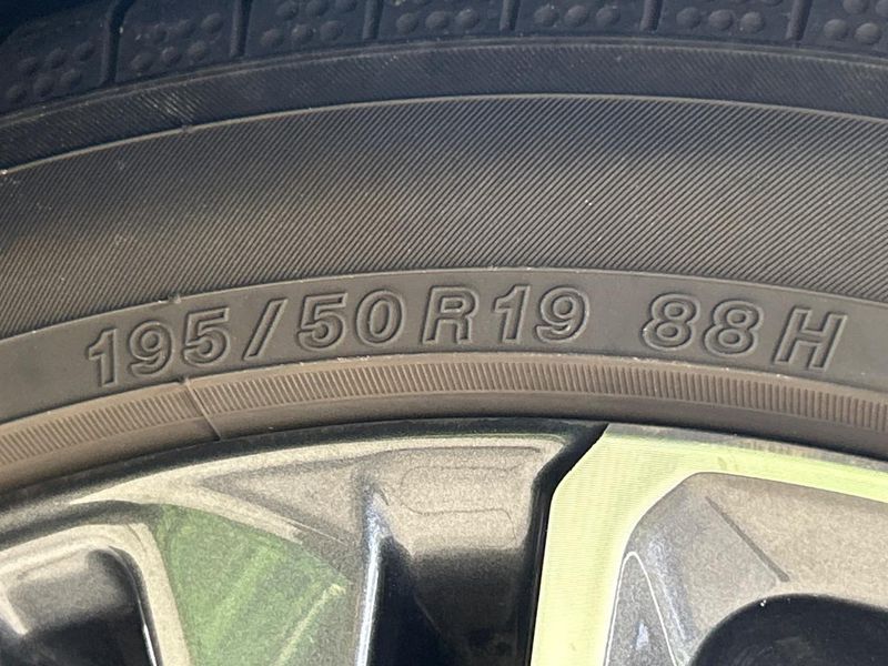 2023 Toyota Prius 6AA-MXWH60 (UW-6a5c414e2f165)[12]