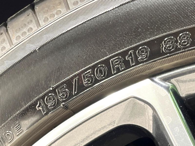 2023 Toyota Prius 6AA-MXWH60 (UW-6a5c41508e974)[12]