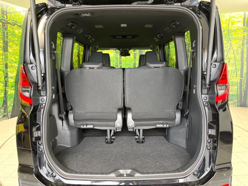 2023 Toyota Noah 6BA-MZRA90W (UW-6a5c415aa834c)[21]