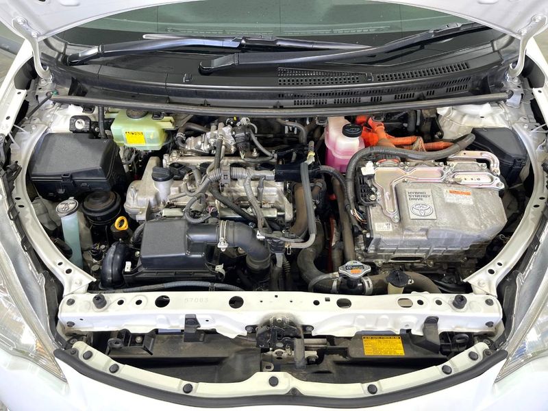 2014 Toyota Aqua DAA-NHP10 (UW-6a5c416d59970)[4]