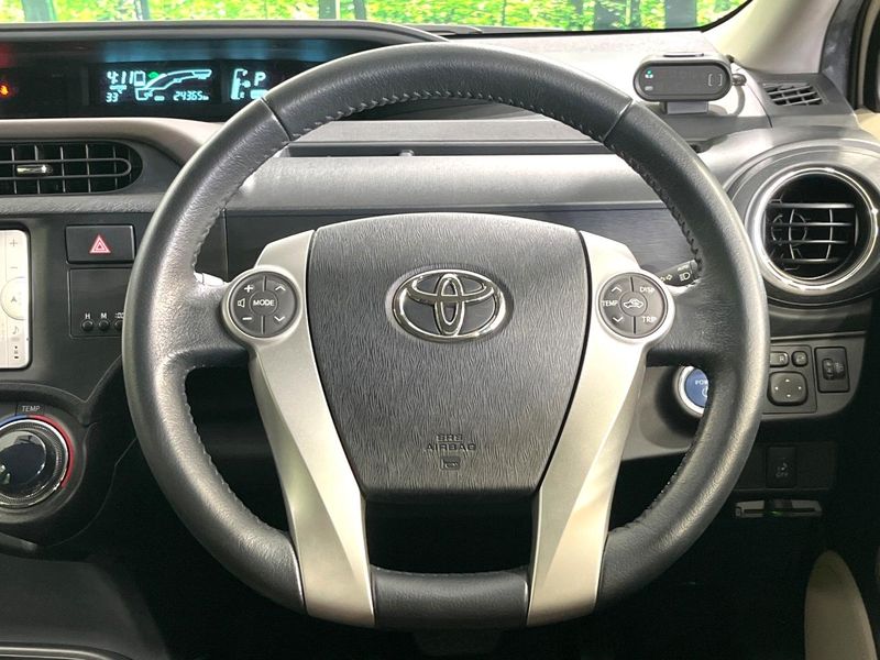2014 Toyota Aqua DAA-NHP10 (UW-6a5c416d59970)[27]