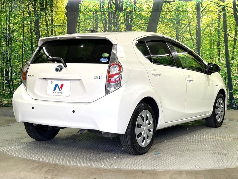 2014 Toyota Aqua DAA-NHP10 (UW-6a5c416d59970)[16]