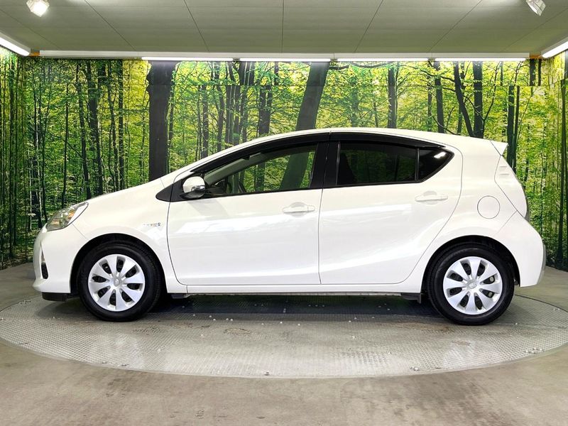 2014 Toyota Aqua DAA-NHP10 (UW-6a5c416d59970)[19]