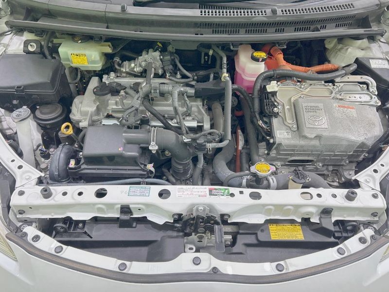 2014 Toyota Aqua DAA-NHP10 (UW-6a5c416dd5385)[4]