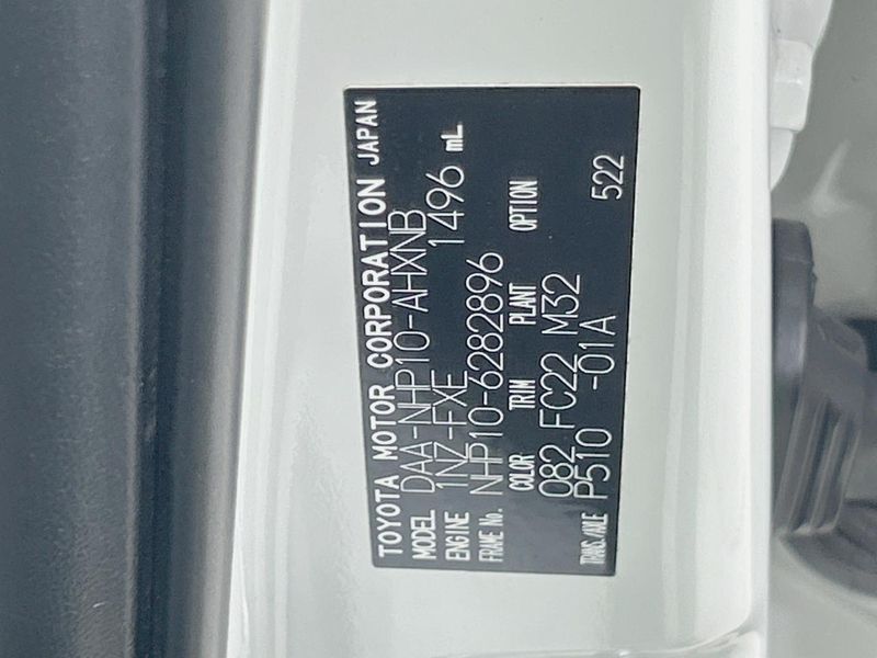 2014 Toyota Aqua DAA-NHP10 (UW-6a5c416dd5385)[1]