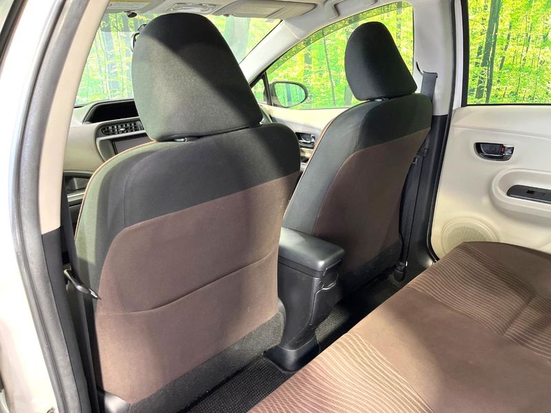 2014 Toyota Aqua DAA-NHP10 (UW-6a5c416e588df)[13]