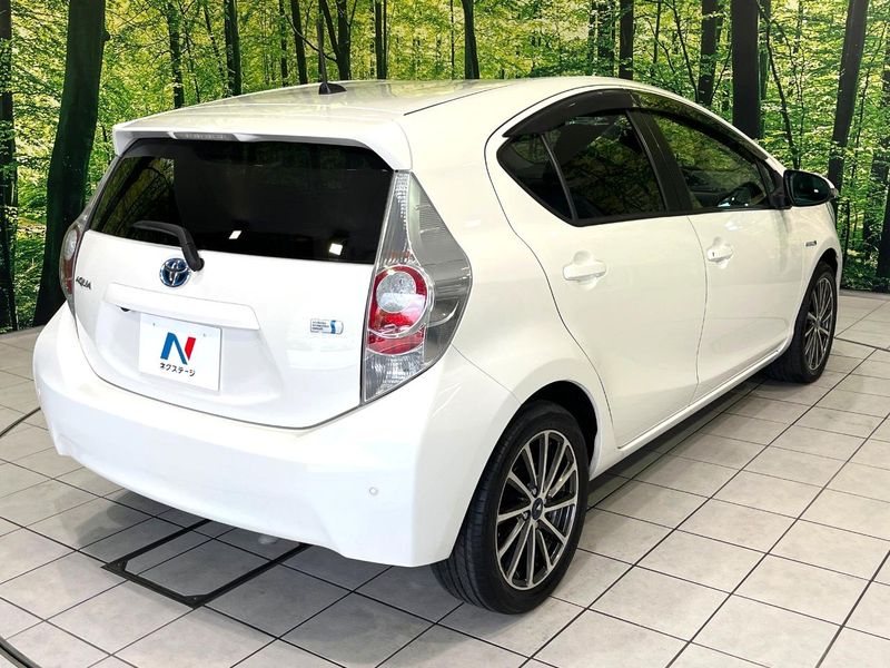 2014 Toyota Aqua DAA-NHP10 (UW-6a5c416e588df)[19]
