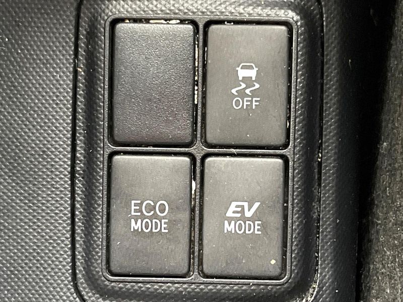 2015 Toyota Aqua DAA-NHP10 (UW-6a5c416f91496)[20]