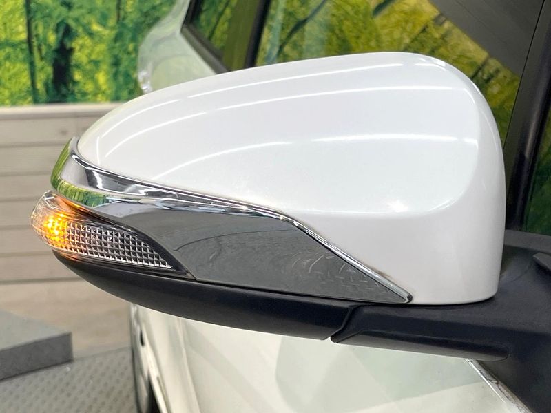 2015 Toyota Aqua DAA-NHP10 (UW-6a5c416f91496)[26]