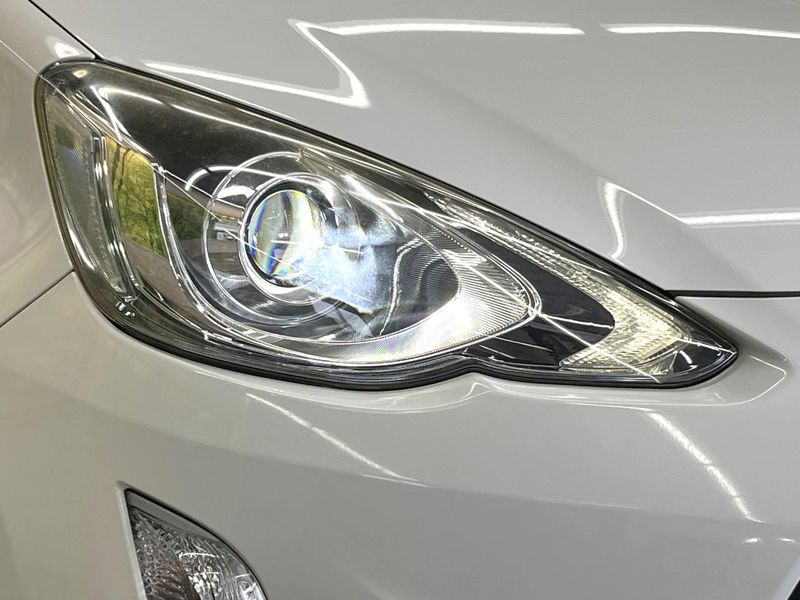 2015 Toyota Aqua DAA-NHP10 (UW-6a5c416f91496)[28]