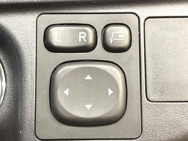 2015 Toyota Aqua DAA-NHP10 (UW-6a5c416f91496)[13]