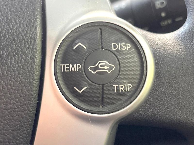 2015 Toyota Aqua DAA-NHP10 (UW-6a5c416f91496)[23]