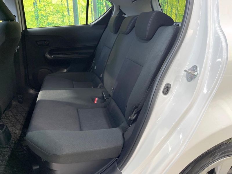 2015 Toyota Aqua DAA-NHP10 (UW-6a5c416f91496)[10]