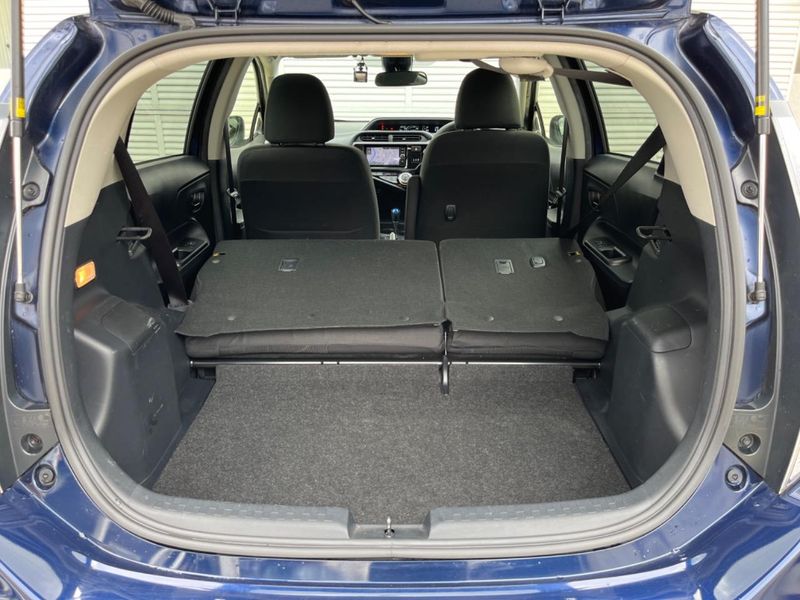 2016 Toyota Aqua DAA-NHP10 (UW-6a5c4170dccdc)[29]