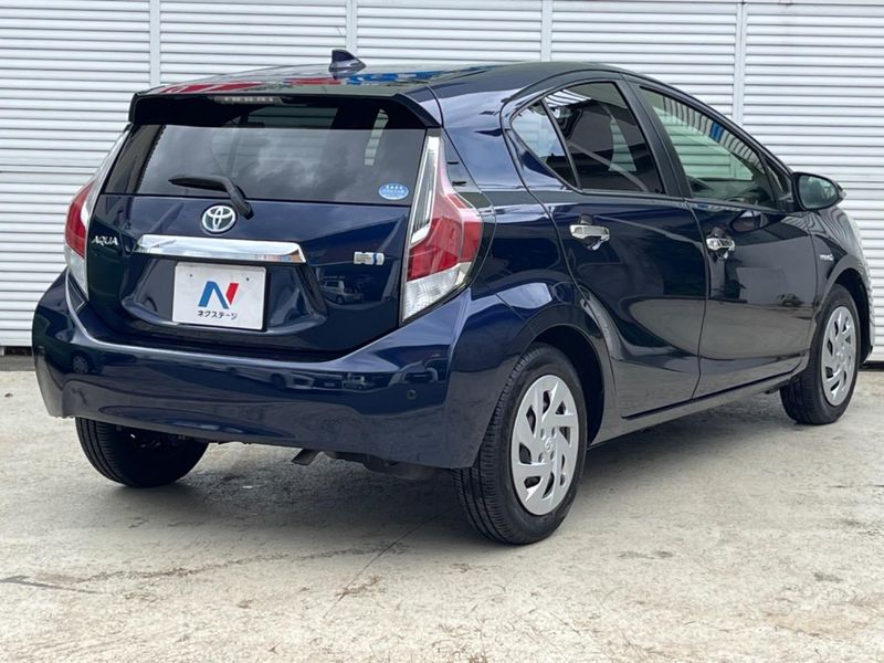 2016 Toyota Aqua DAA-NHP10 (UW-6a5c4170dccdc)[21]