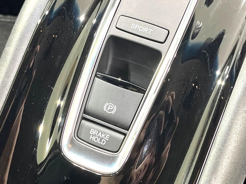 2017 Honda Vezel DAA-RU4 (UW-6a5c419f80f27)[18]