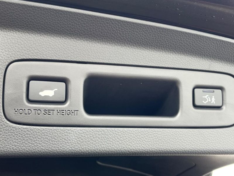 2022 Honda Vezel 6AA-RV5 (UW-6a5c41a53b621)[29]