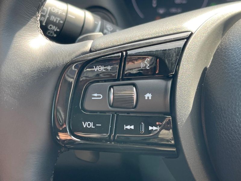 2024 Honda Vezel 6AA-RV5 (UW-6a5c41a9551de)[16]