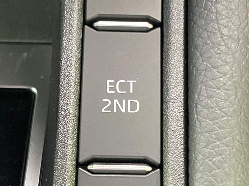 2025 Toyota Land Cruiser 250 3BA-TRJ250W (UW-6a5c41dd05a42)[19]