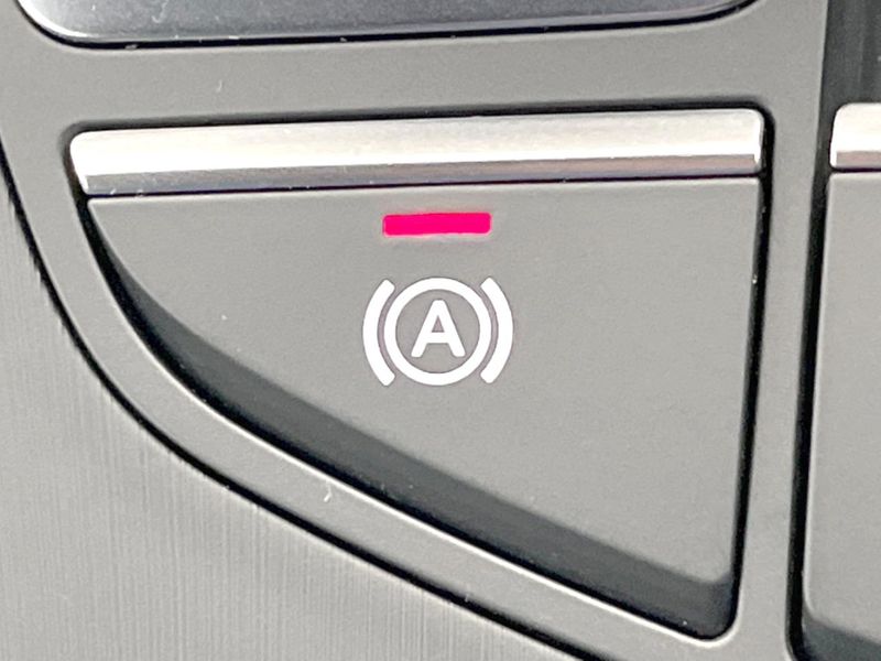 2017 Audi A4 DBA-8WCYRF (UW-6a5c41f363950)[23]
