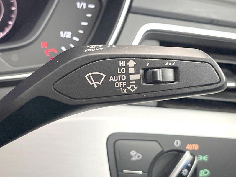 2017 Audi A4 DBA-8WCYRF (UW-6a5c41f363950)[27]