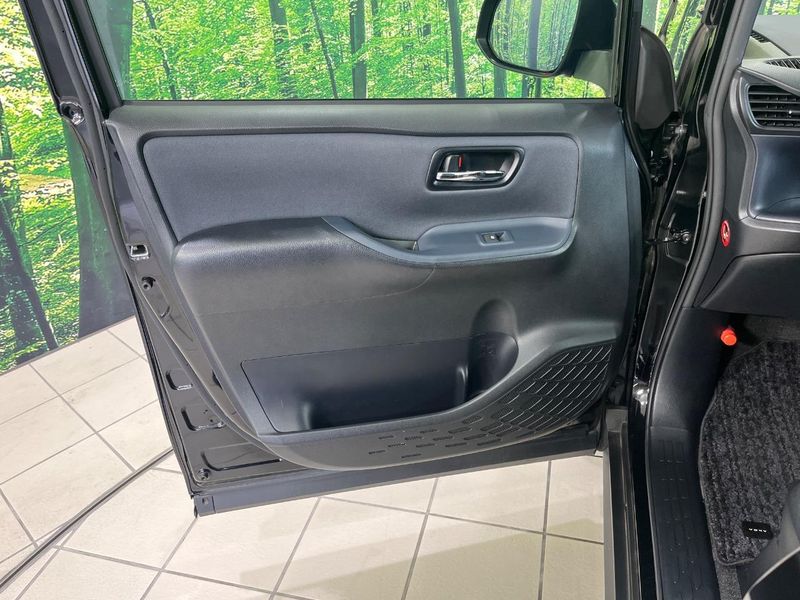 2015 Toyota Voxy DBA-ZRR80W (UW-6a5c421e9bea8)[26]