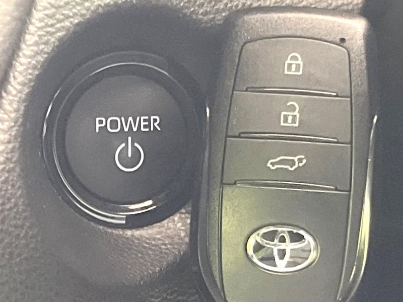 2025 Toyota Corolla Cross 6AA-ZVG13 (UW-6a5c4237e63ab)[21]