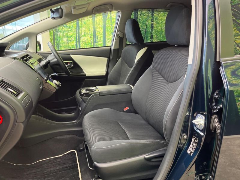 2018 Toyota Prius α DAA-ZVW41W (UW-6a5c423f80af5)[13]