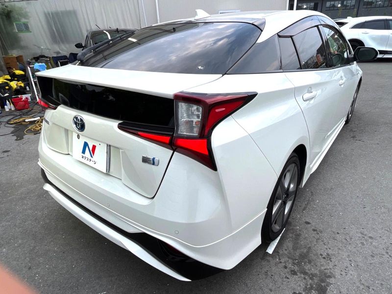 2020 Toyota Prius DAA-ZVW51 (UW-6a5c4247386d8)[25]