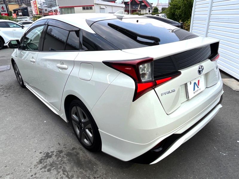 2020 Toyota Prius DAA-ZVW51 (UW-6a5c4247386d8)[16]