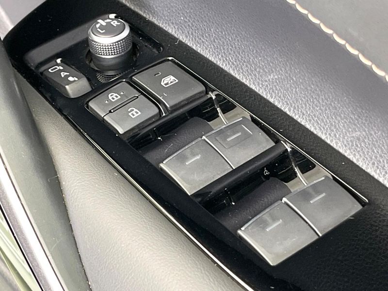 2023 Toyota Corolla Touring 6AA-ZWE215W (UW-6a5c42527917f)[23]