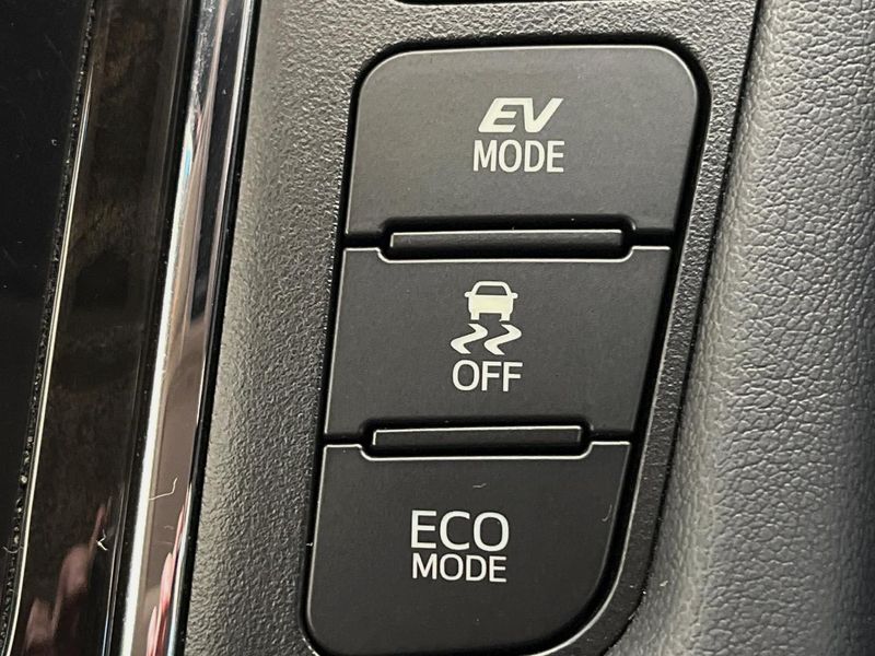2016 Toyota Vellfire Hybrid DAA-AYH30W (UW-6a5d904110b09)[22]