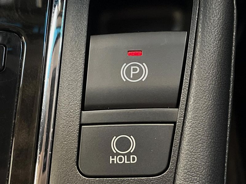 2016 Toyota Vellfire Hybrid DAA-AYH30W (UW-6a5d904110b09)[21]