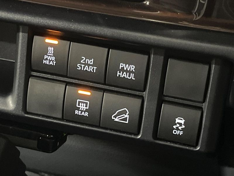 2024 Toyota Land Cruiser 70 3DA-GDJ76W (UW-6a5d90c1e5a94)[27]