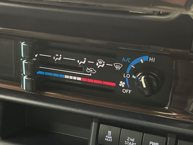 2024 Toyota Land Cruiser 70 3DA-GDJ76W (UW-6a5d90c1e5a94)[25]