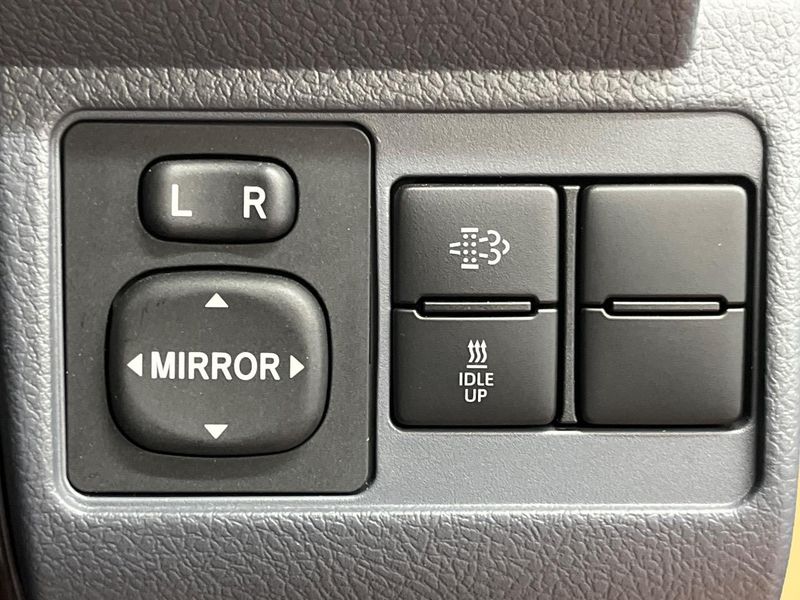 2024 Toyota Land Cruiser 70 3DA-GDJ76W (UW-6a5d90c1e5a94)[21]