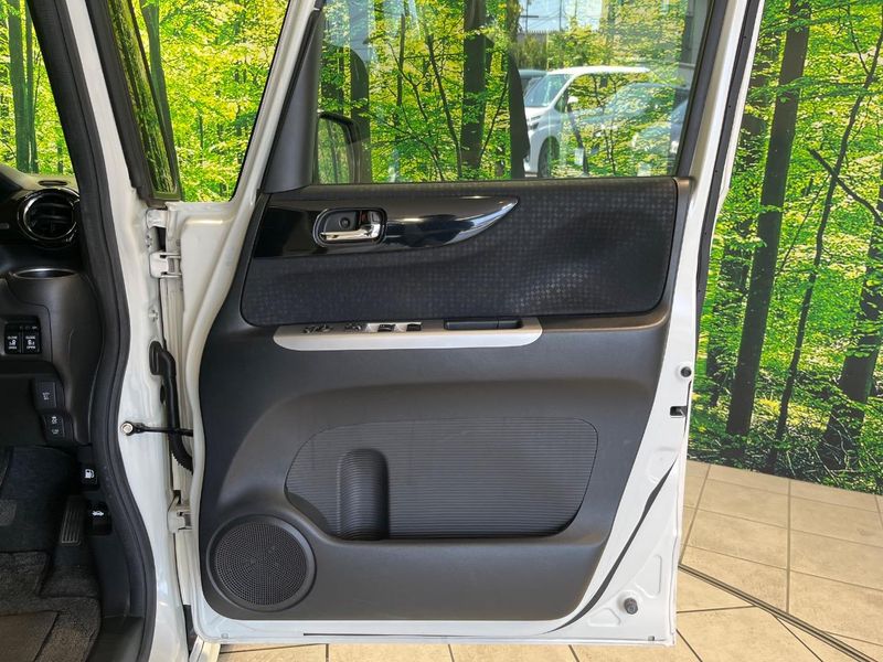 2016 Honda N-BOX CUSTOM DBA-JF1 (UW-6a5d912fbf14e)[18]