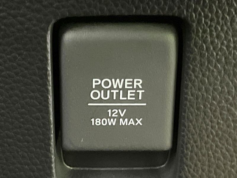 2021 Honda N-BOX CUSTOM 6BA-JF3 (UW-6a5d91432b64d)[24]