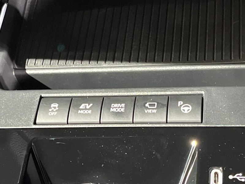2025 Toyota Corolla Cross 6AA-MXGH15 (UW-6a5d92711c074)[22]