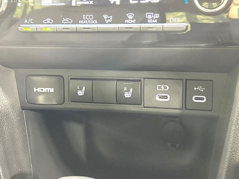2025 Toyota Yaris Cross 6AA-MXPJ10 (UW-6a5d927b906bd)[9]