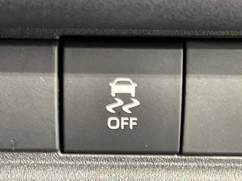 2022 Toyota Sienta 6AA-MXPL10G (UW-6a5d928b8f033)[25]