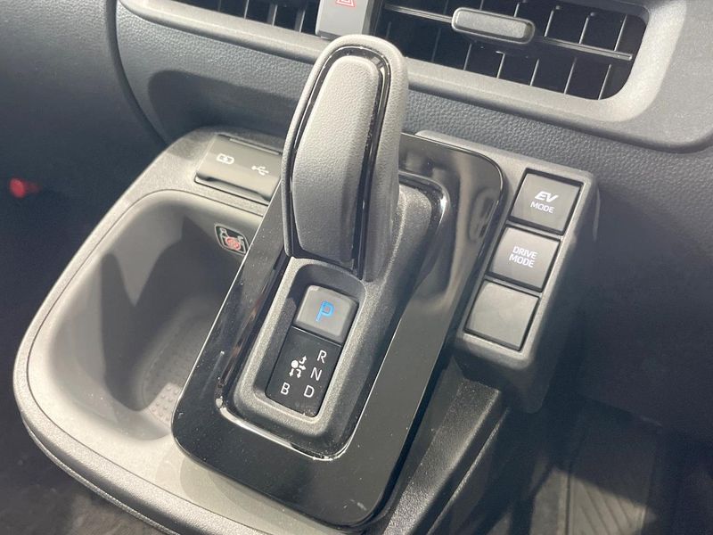 2023 Toyota Sienta 6AA-MXPL10G (UW-6a5d928d2cddf)[26]