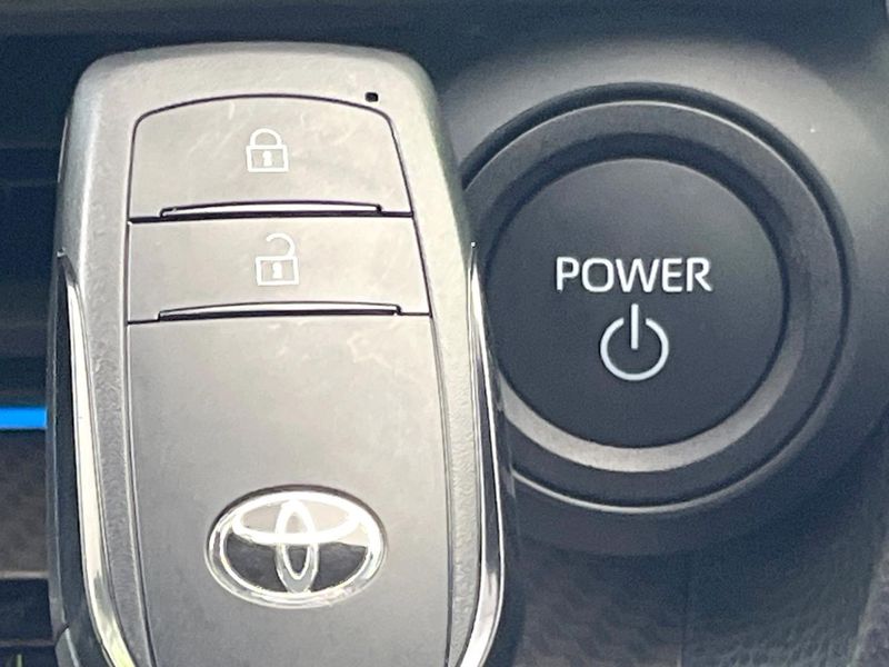 2024 Toyota Prius 6AA-MXWH60 (UW-6a5d92a6026d5)[22]