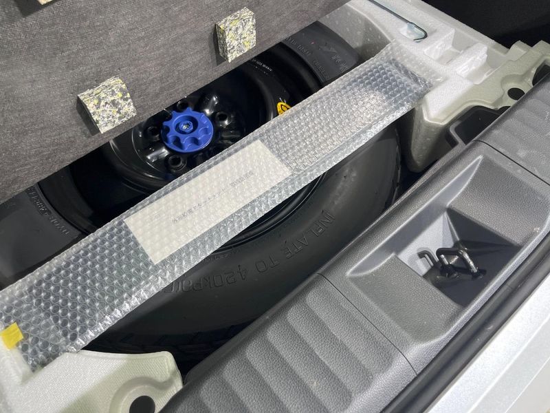 2024 Toyota Prius 6AA-MXWH65 (UW-6a5d92a8b1c64)[22]