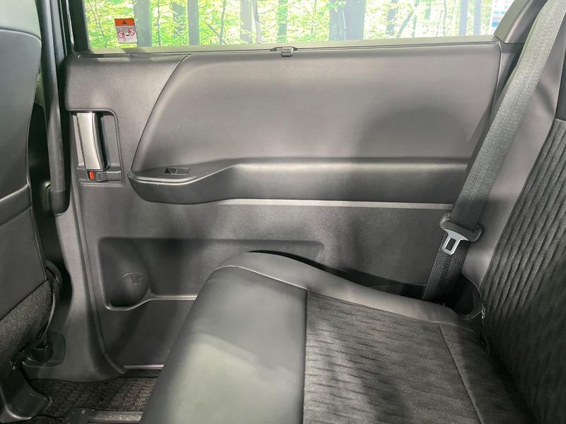 2023 Toyota Noah 6BA-MZRA90W (UW-6a5d92b02aa48)[27]