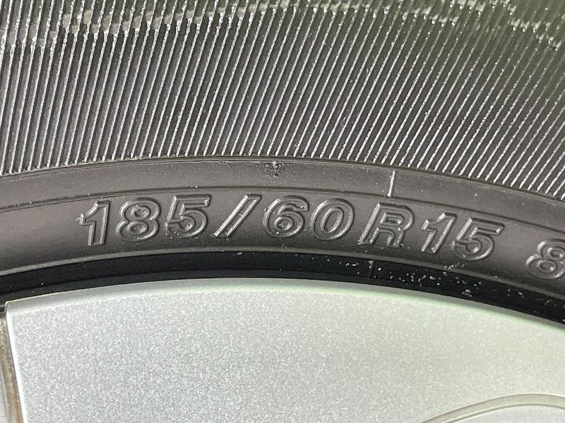 2019 Toyota Sienta DBA-NSP170G (UW-6a5d92cf098be)[8]