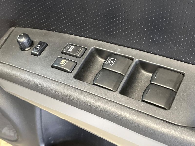 2011 Nissan X-Trail DBA-NT31 (UW-6a5d92d0af75d)[16]