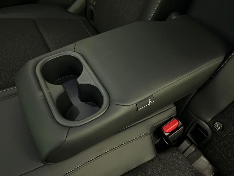 2021 Honda Vezel 6AA-RV5 (UW-6a5d92f3ea1d4)[12]